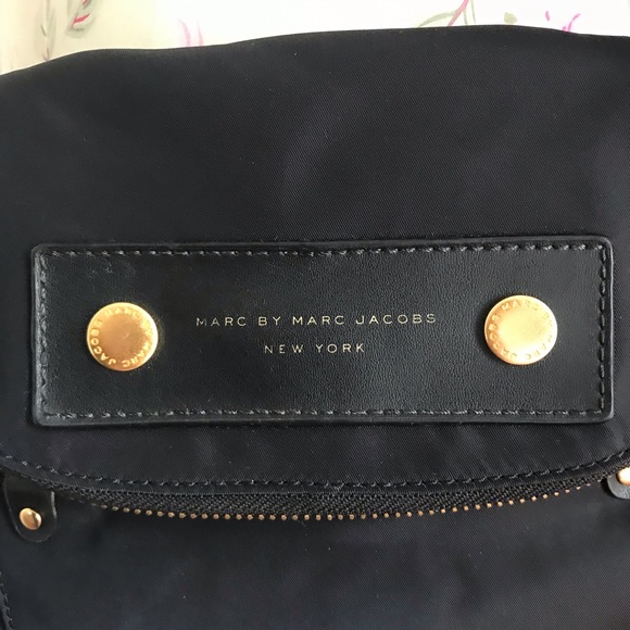 Marc by Marc Jacobs Black and Gold Crossbody Bag - Picture 3 of 6